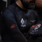 Person wearing Noir Jersey